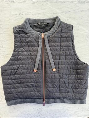 Athleta Tioga Charcoal Cropped Vest Black Sz M